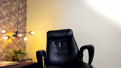 Snapshot of zeusjeff chatting on 12.29.24 zeus online show from 12.29.24