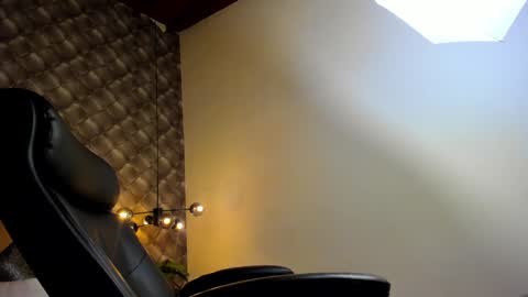 Snapshot of zeusjeff chatting on 01.02.25 zeus online show from 01.02.25