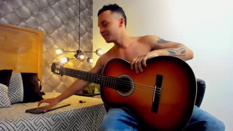 Snapshot of zeusjeff chatting on 01.19.25 zeus online show from 01.19.25