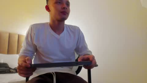 Snapshot of zeusjeff chatting on 01.21.25 zeus online show from 01.21.25