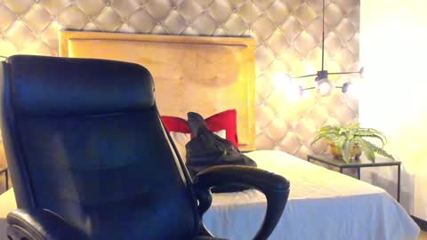 Snapshot of zeusjeff chatting on 01.22.25 zeus online show from 01.22.25