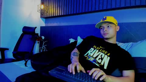 Snapshot of zeusjeff chatting on 01.31.25 zeus online show from 01.31.25