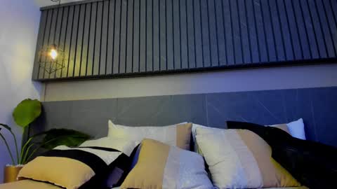 Snapshot of zeusjeff chatting on 02.15.25 zeus online show from 02.15.25