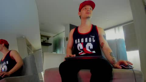 Snapshot of zeusjeff chatting on 09.30.25 zeus online show from 09.30.25