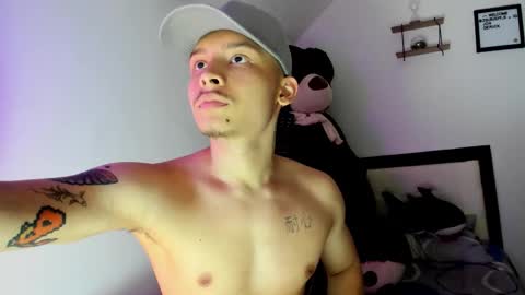 Snapshot of zeusjeff chatting on 11.07.25 zeus online show from 11.07.25