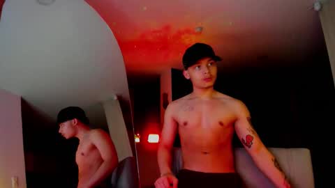 Snapshot of zeusjeff chatting on 11.18.25 zeus online show from 11.18.25