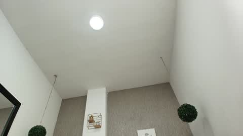 ZHAMIRA  ANDRES online show from 01.17.25