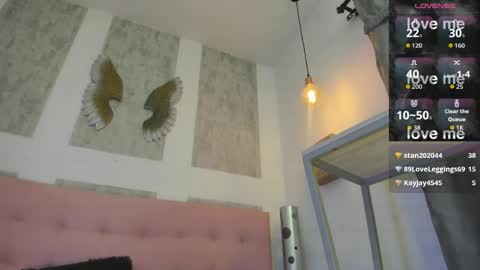 Snapshot of zhamira_21 chatting on 04.24.26 ZHAMIRA ANDRES online show from 04.24.26