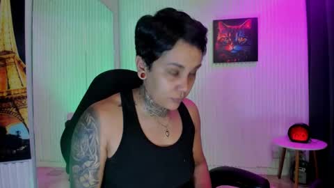 Snapshot of zhoestrong chatting on 05.17.26 zhoestrong online show from 05.17.26
