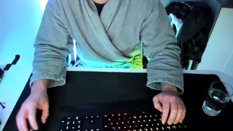 Snapshot of ziemlichflutschig chatting on 12.12.24 ziemlichflutschig online show from 12.12.24