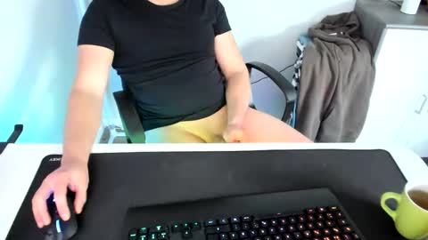 Snapshot of ziemlichflutschig chatting on 01.26.25 ziemlichflutschig online show from 01.26.25