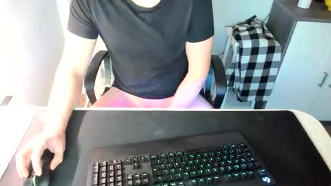 Snapshot of ziemlichflutschig chatting on 02.20.25 ziemlichflutschig online show from 02.20.25