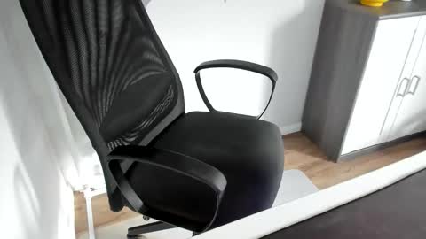 Snapshot of ziemlichflutschig chatting on 09.21.25 ziemlichflutschig online show from 09.21.25