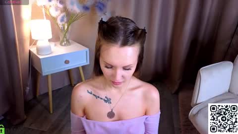 Zlata  Mon Tue Thu Fri Sun Sa GMT 3 0000pm - 0600pm  online show from 07.25.26