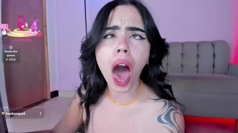 Snapshot of zoe6x chatting on 10.28.25 zoe online show from 10.28.25