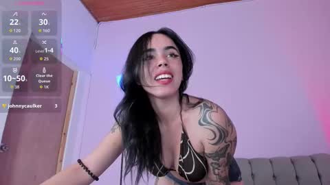 Snapshot of zoe6x chatting on 11.13.25 zoe online show from 11.13.25