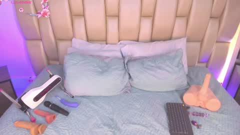 Snapshot of zoe_barlove chatting on 06.13.26 Your new obsession online show from 06.13.26