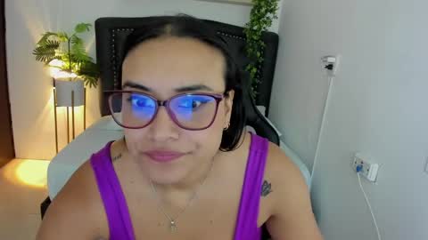Snapshot of zoe_danae_ chatting on 12.29.24 Zoe online show from 12.29.24