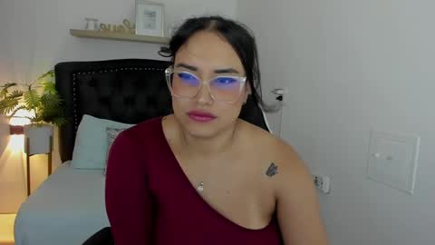Snapshot of zoe_danae_ chatting on 03.08.25 Zoe online show from 03.08.25