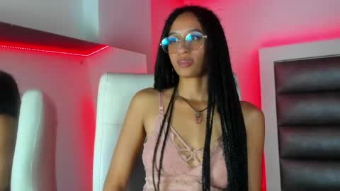 zoe_evanjs online show from 05.06.26