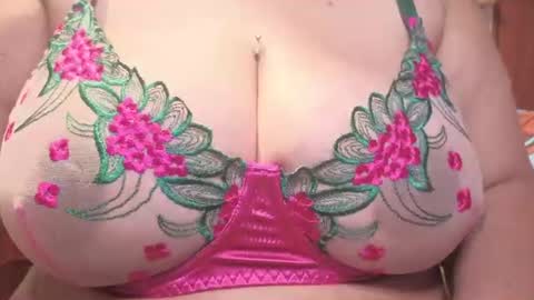 Snapshot of zoe_hotxxx chatting on 07.31.26 zoe hotxxx online show from 07.31.26