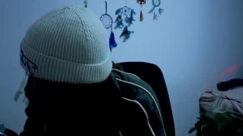 Snapshot of zoe_khall chatting on 04.02.26 ZOE online show from 04.02.26