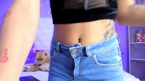 Snapshot of zoe_kravitx chatting on 02.01.25 CAMILA online show from 02.01.25