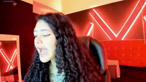 Snapshot of zoe_lara_34 chatting on 08.02.26 zoe online show from 08.02.26
