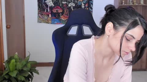 Zoe  online show from 12.19.24