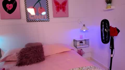 Zoe Lynch online show from 12.15.25