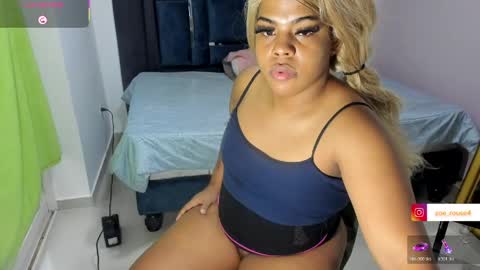 zoe_rosee4 online show from 05.03.26