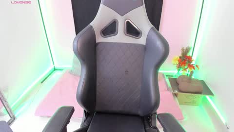 zoe_sullivan_ online show from 12.26.24