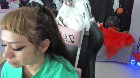 zoe_sullivan_ online show from 10.05.25