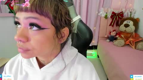 zoe_sullivan_ online show from 11.19.25