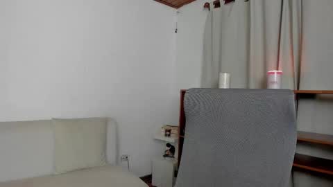 Snapshot of zoe_wattson chatting on 02.20.26 Zoe online show from 02.20.26