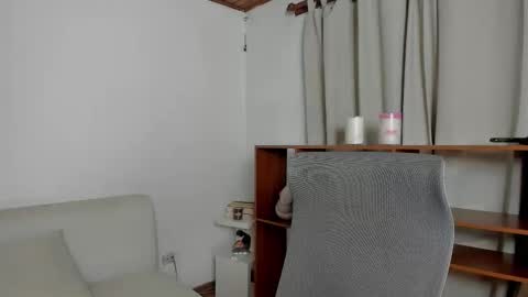 Snapshot of zoe_wattson chatting on 02.23.26 Zoe online show from 02.23.26