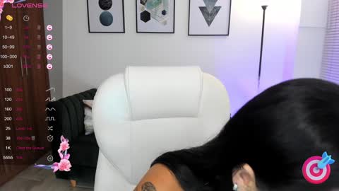  zoee jackson online show from 02.05.25