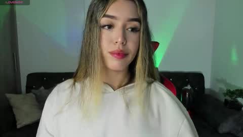  zoee jackson online show from 11.07.25