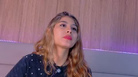 Zoe online show from 04.10.26