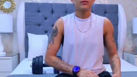 Zoe Krug online show from 10.30.25