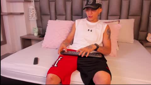 Zoe Krug online show from 03.26.26