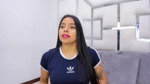 ZoeSwam online show from 02.21.25