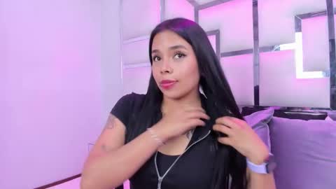 Snapshot of zoeswanx chatting on 02.05.26 ZoeSwam online show from 02.05.26