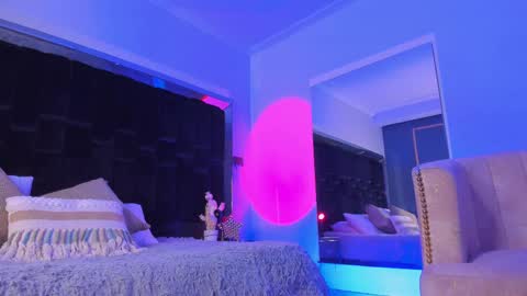 zoevidal_ online show from 02.28.25