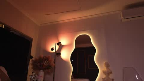 zoevidal_ online show from 04.08.26