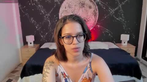 Snapshot of zoewestt chatting on 09.15.25 Zoe online show from 09.15.25