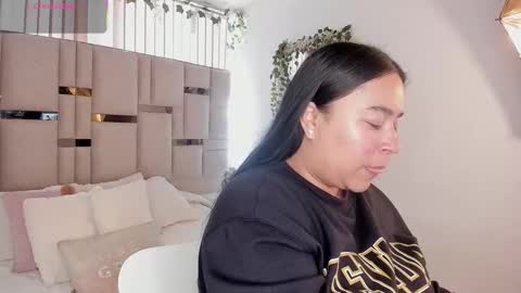 Snapshot of zoey_thommpson chatting on 01.11.26 zoey thommpson online show from 01.11.26