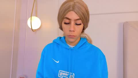 Zoey online show from 05.13.26