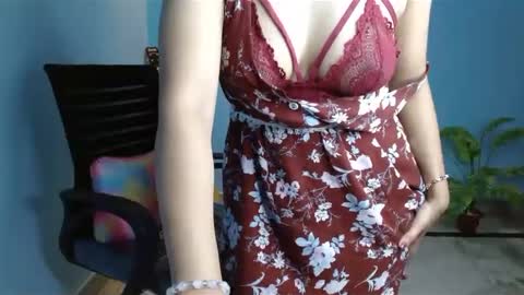 Snapshot of zonayesha chatting on 02.17.25 Zona online show from 02.17.25