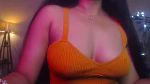 Snapshot of zonayesha chatting on 10.17.25 Zona online show from 10.17.25